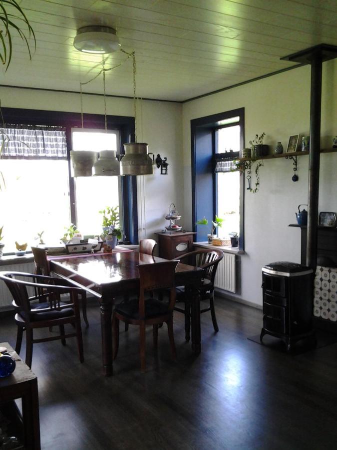 Bed & Breakfast “ Gastvrij Onthaal “ Een-West Exterior photo